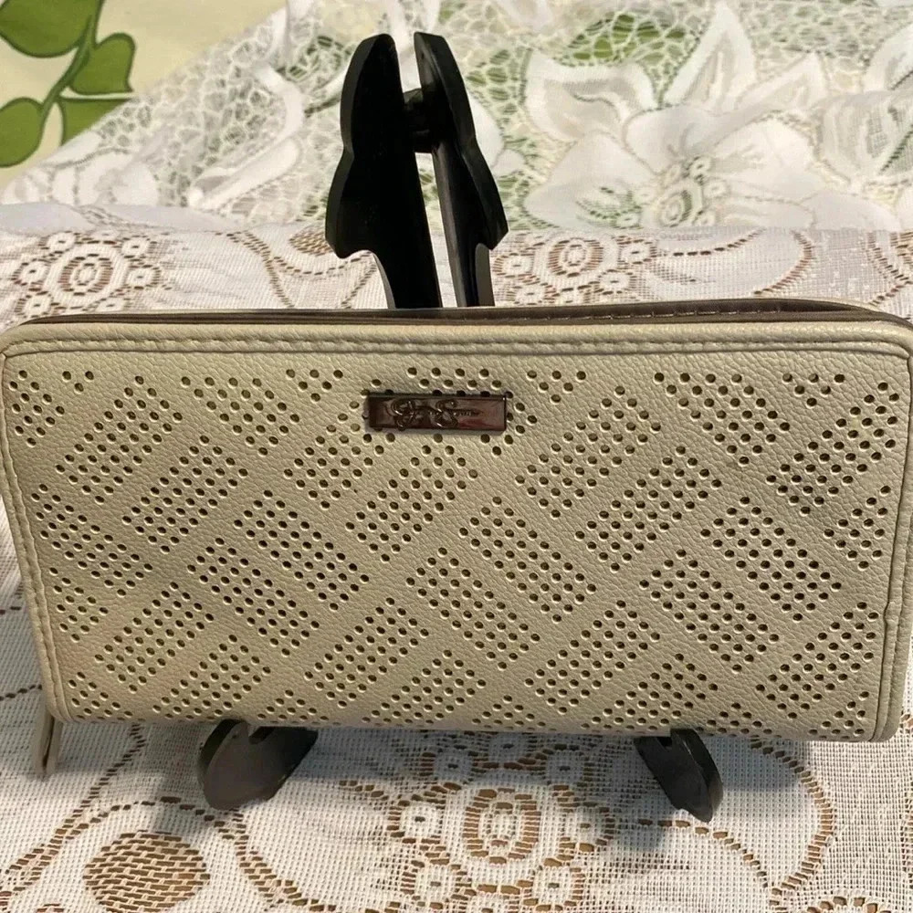 Jessica Simpson Clutch Zipper Wallet Gray & Metallic Color Faux Leather design